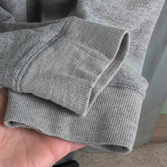 PINK Victoria's Secret Gray Crew Neck Sweater Soft Knit Casual - Picture 5 of 7